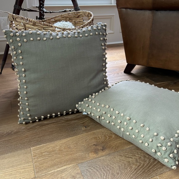 NWOT 20” x 20” Linen Throw Pillows, Olive Green, set of 2 - Picture 6 of 6